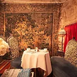 Hotel Du Bourg Tibourg Paris