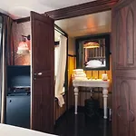 Hotel Du Bourg Tibourg 4*