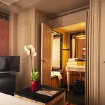 Hotel Du Bourg Tibourg