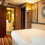 Du Bourg Tibourg 4* Paris