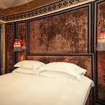 Hotel Du Bourg Tibourg 4*