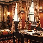 Du Bourg Tibourg Hotel 4*