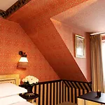 Hotel Du Bourg Tibourg