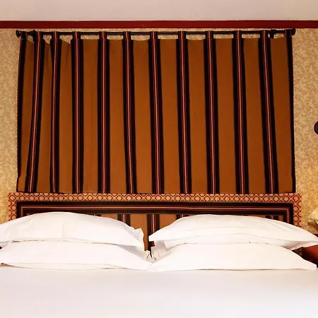 Hotel Bourg Tibourg - Marais 4*