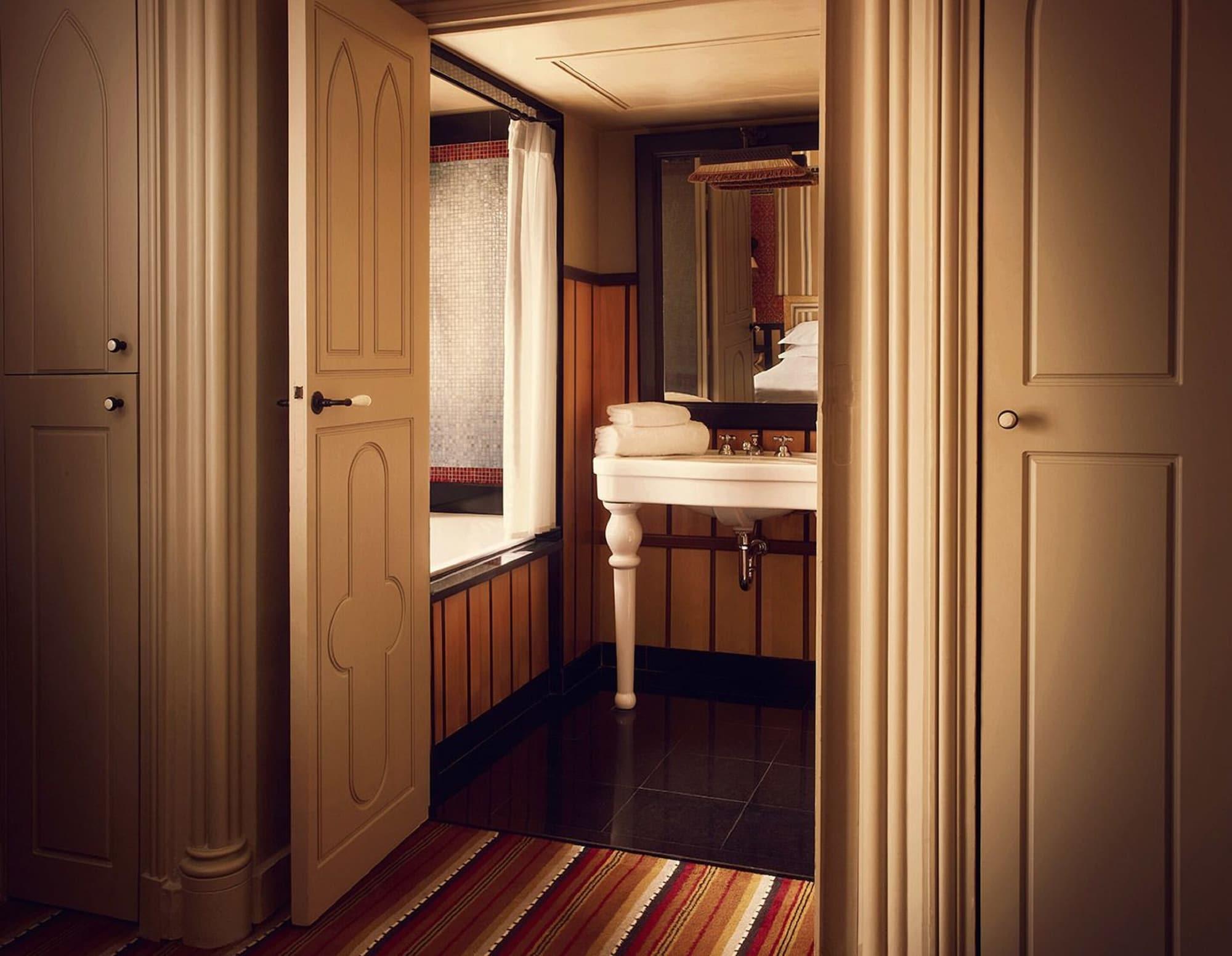 Hotel Du Bourg Tibourg Paris