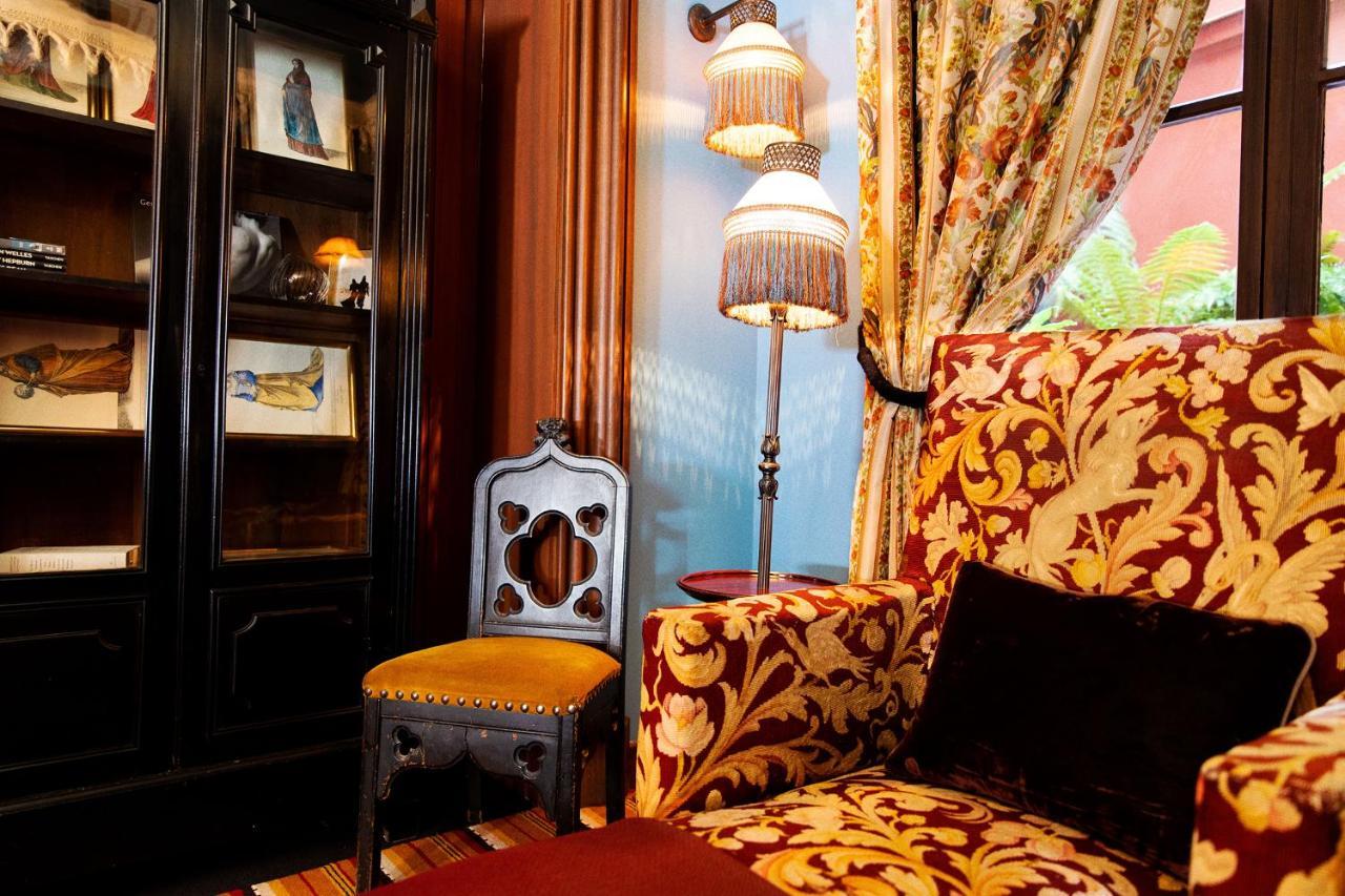 Hotel Du Bourg Tibourg