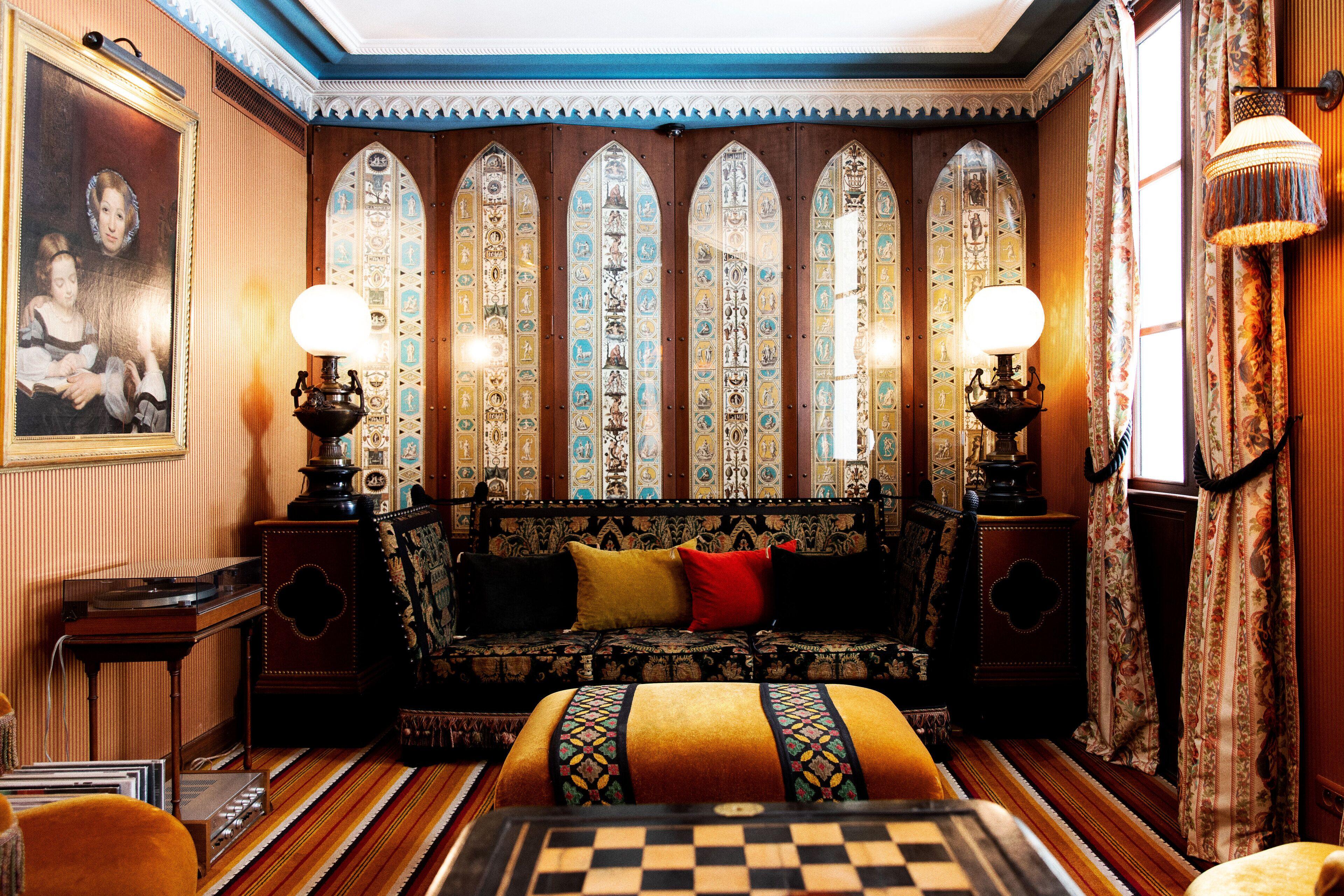 Hotel Du Bourg Tibourg 4*